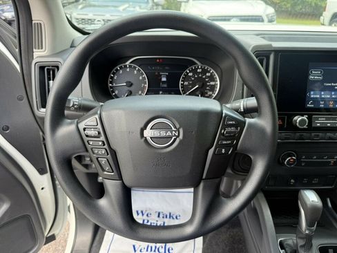 Used 2025 Nissan Frontier S RWD image 5