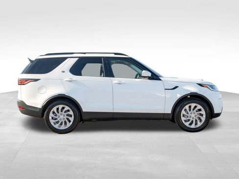 Certified 2022 Land Rover Discovery S image 8