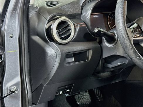 Used 2025 Nissan Versa SR FWD image 8