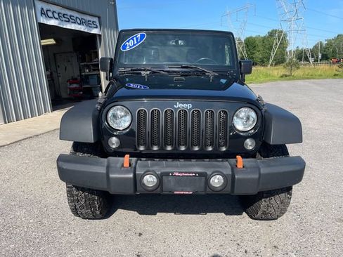 Used 2017 Jeep Wrangler Unlimited Sport w/ Quick Order Package 24S AWD/4WD image 2