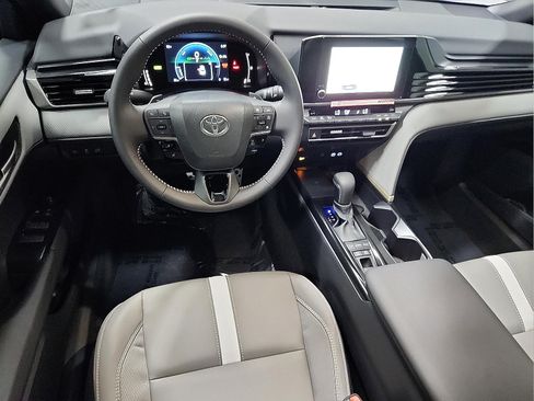 Used 2026 Toyota Camry SE w/ Convenience Package FWD image 7
