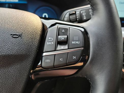 Used 2025 Ford Escape Platinum AWD/4WD image 28