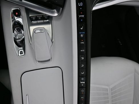 Used 2022 Chevrolet Corvette Stingray Premium Conv w/ Z51 Performance Package RWD image 20