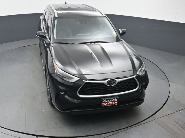 Used 2025 Toyota Highlander XLE AWD/4WD image 45