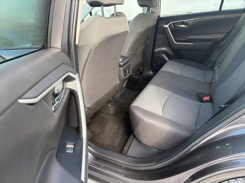 Used 2022 Toyota RAV4 XLE image 10