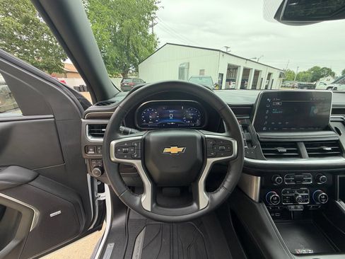 Used 2024 Chevrolet Tahoe LT w/ LT Signature Plus Package AWD/4WD image 13