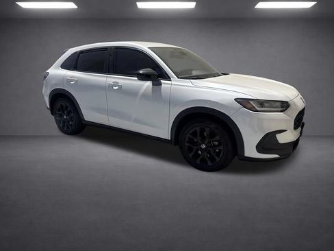 Used 2023 Honda HR-V Sport image 10