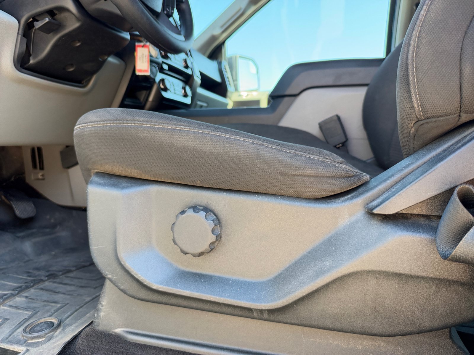 Used 2018 Ford F150 XL w/ Equipment Group 101A Mid AWD/4WD image 19