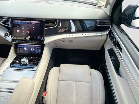 Used 2022 Jeep Grand Wagoneer Series I w/ Flexible Seating Group image 19