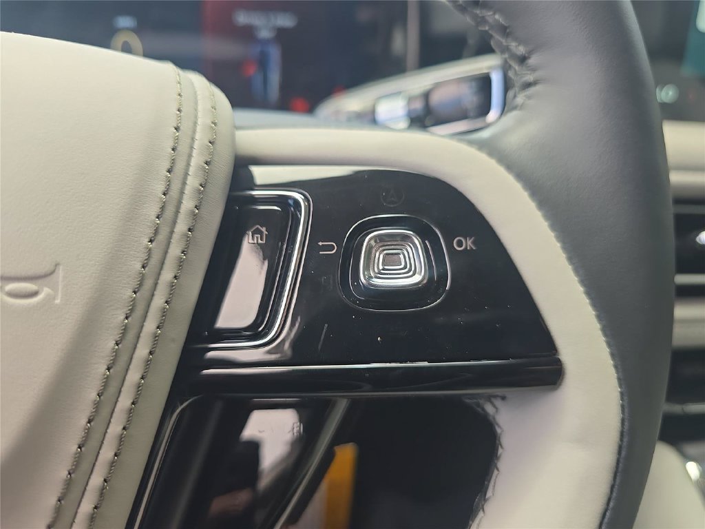 New 2026 Lincoln Aviator 2WD image 22