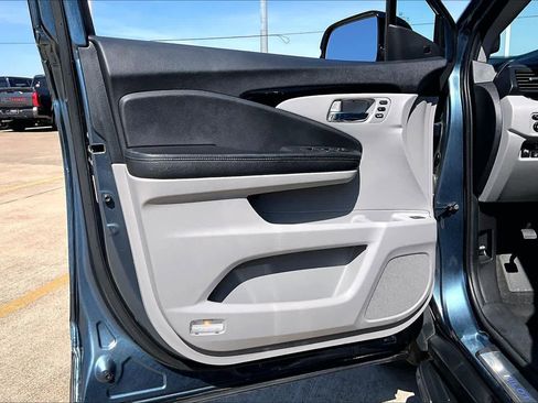 Used 2021 Honda Pilot Touring image 20