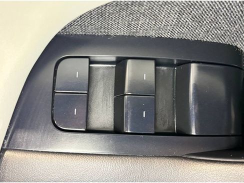 Used 2023 Tesla Model X image 36