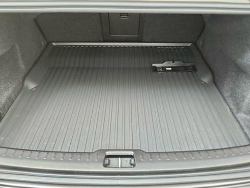 Used 2024 Volvo S60 B5 Plus w/ Climate Package image 15