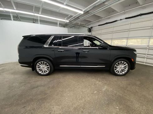 Used 2024 Cadillac Escalade ESV Premium Luxury w/ Performance Package AWD/4WD image 7
