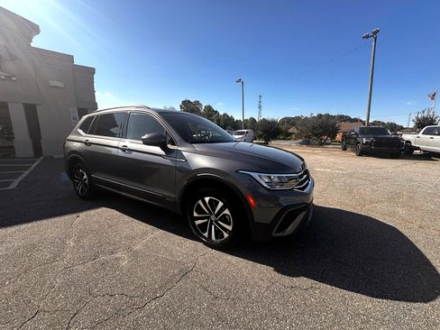 Used 2024 Volkswagen Tiguan S image 2