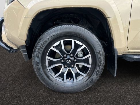 Used 2020 Toyota Tacoma TRD Sport image 14