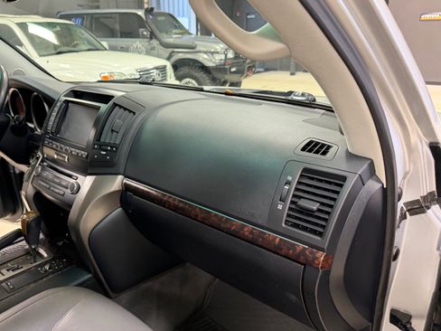 Used 2008 Toyota Land Cruiser image 24