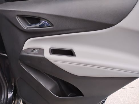 Used 2018 Chevrolet Equinox Premier image 20