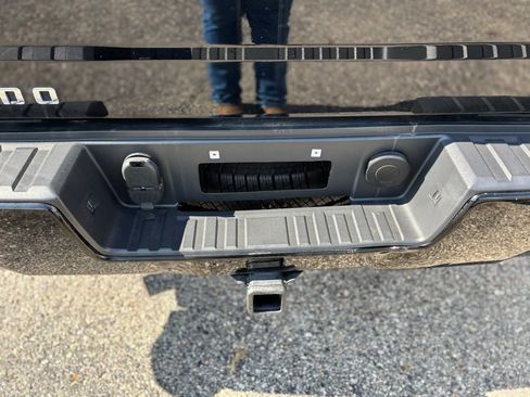 Used 2018 Chevrolet Silverado 1500 LTZ Z71 image 28