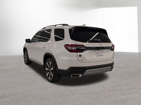 New 2025 Honda Pilot Touring image 32