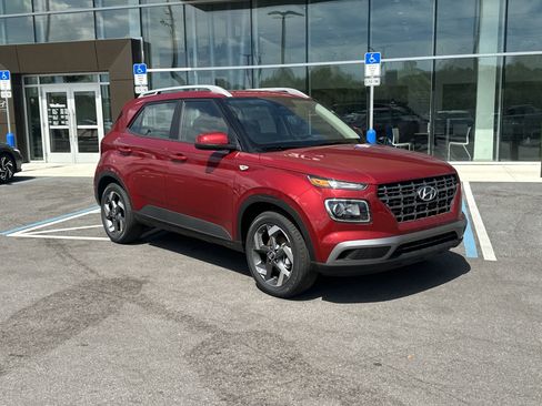 New 2025 Hyundai Venue SEL image 4