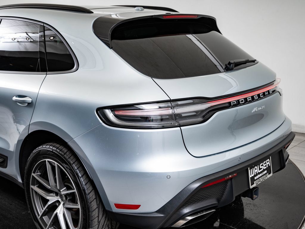 Used 2024 Porsche Macan AWD/4WD image 18