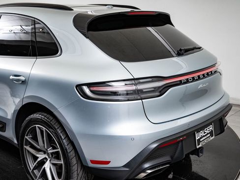 Used 2024 Porsche Macan AWD/4WD image 18