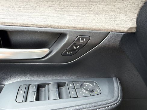 Used 2024 Toyota Grand Highlander Limited image 28