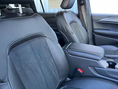 New 2025 Jeep Grand Cherokee L Altitude image 44