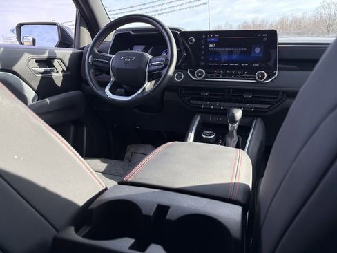 Used 2024 Chevrolet Colorado Z71 w/ Z71 Convenience Package 2 image 25