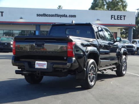 Used 2025 Toyota Tacoma TRD Sport image 13