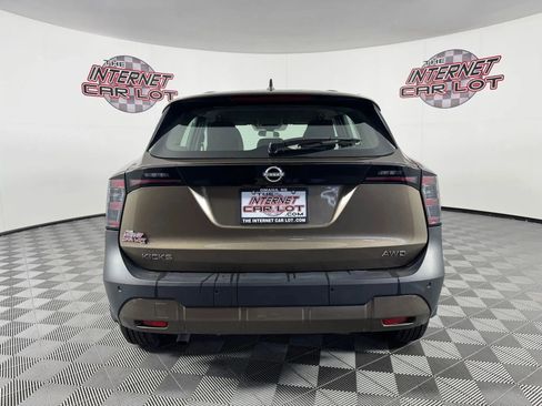 Used 2025 Nissan Kicks S AWD/4WD image 6