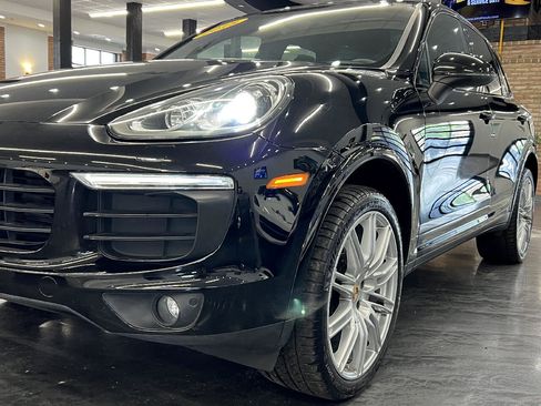 Used 2018 Porsche Cayenne Platinum Edition image 7