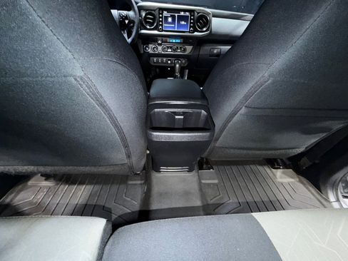 Used 2021 Toyota Tacoma TRD Off-Road w/ Technology Package image 32