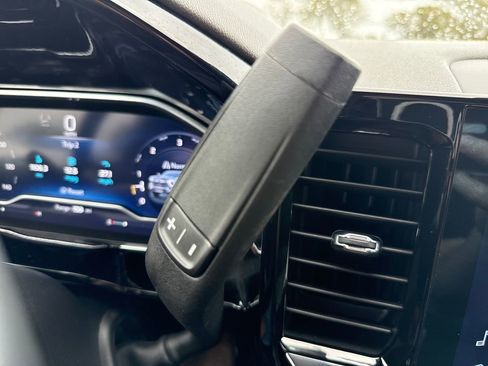 Used 2024 Chevrolet Silverado 2500 ZR2 w/ Technology Package image 26