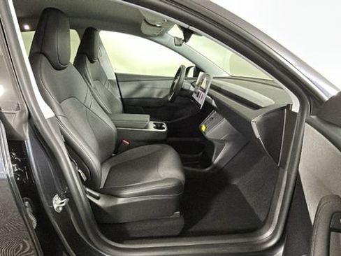 Used 2026 Tesla Model Y 2WD image 27