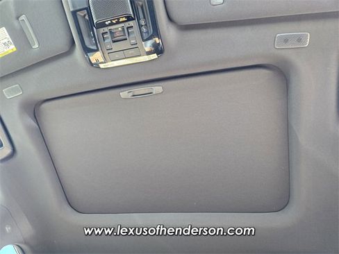 Used 2025 Lexus GX 550 image 11