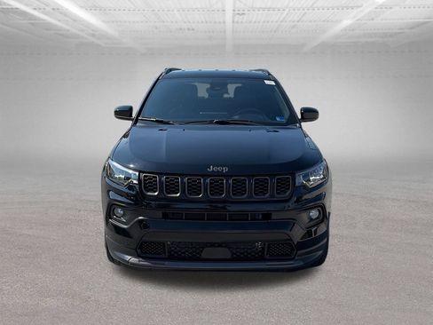 Used 2025 Jeep Compass Latitude w/ Convenience Group AWD/4WD image 9