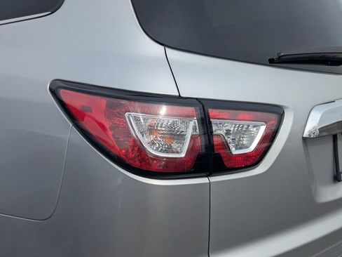Used 2016 Chevrolet Traverse LT image 10