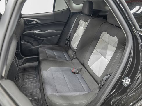 Used 2025 Chevrolet Trax LS FWD image 28