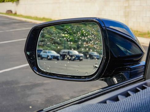 New 2026 Cadillac Optiq Luxury 1 image 15