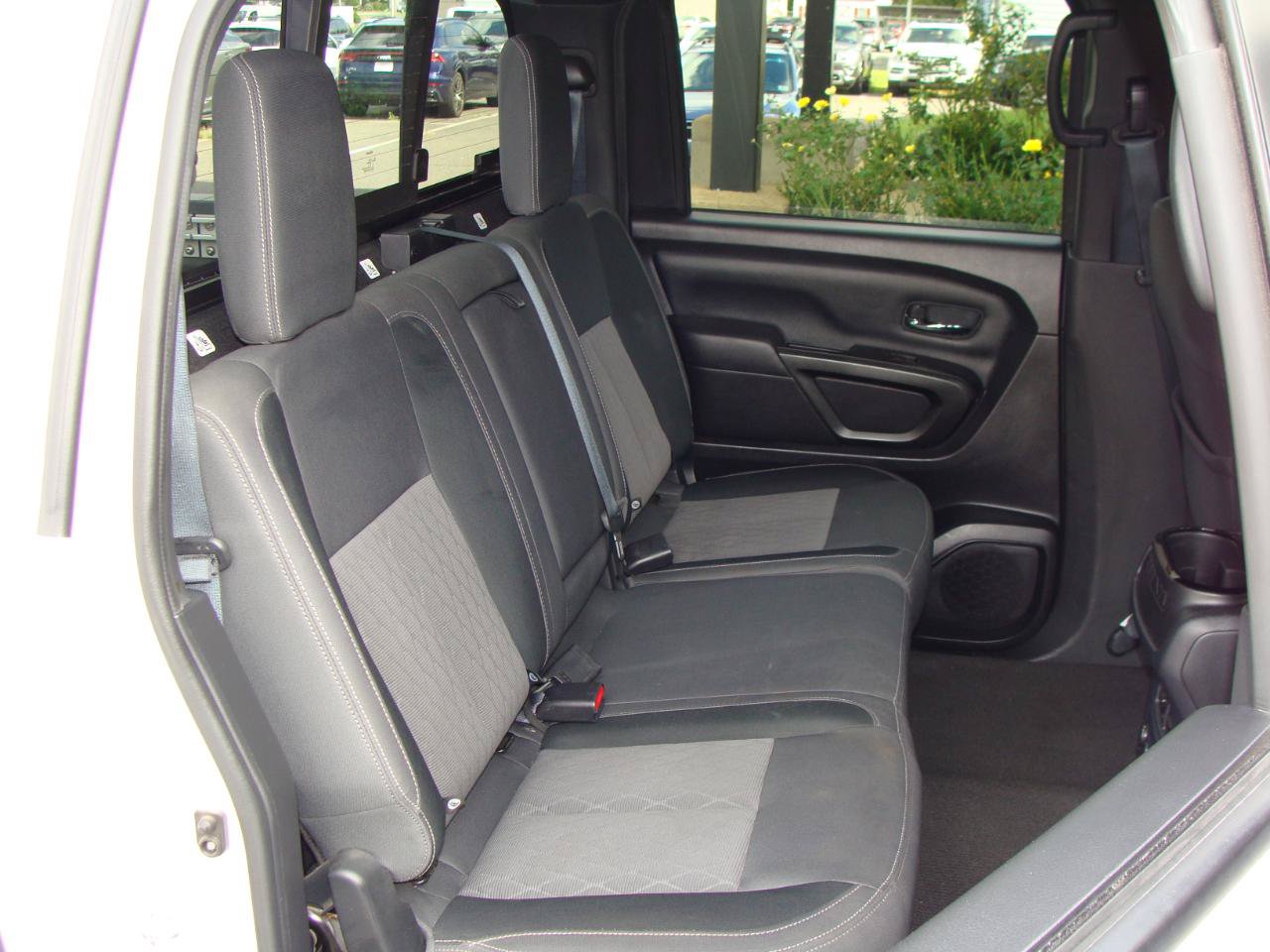 Used 2024 Nissan Titan SV w/ SV Convenience Package AWD/4WD image 11