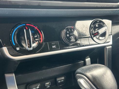 Used 2021 Kia Seltos S image 12