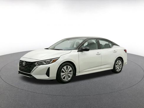 Used 2025 Nissan Sentra S FWD image 3