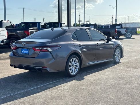 Used 2021 Toyota Camry LE FWD image 8