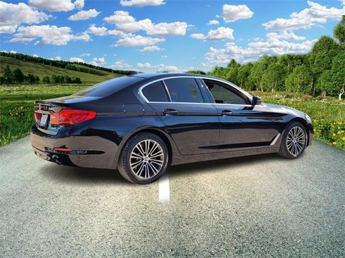 Used 2019 BMW 530i w/ Convenience Package image 4