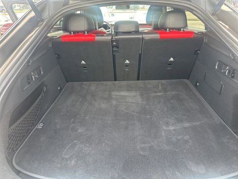 Used 2024 Mercedes-Benz GLC 300 4MATIC image 12