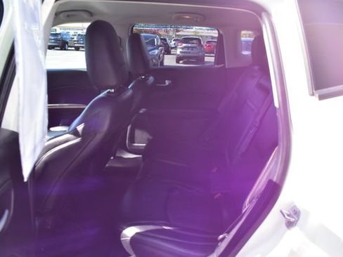 Used 2018 Jeep Compass Latitude w/ Cold Weather Group AWD/4WD image 28