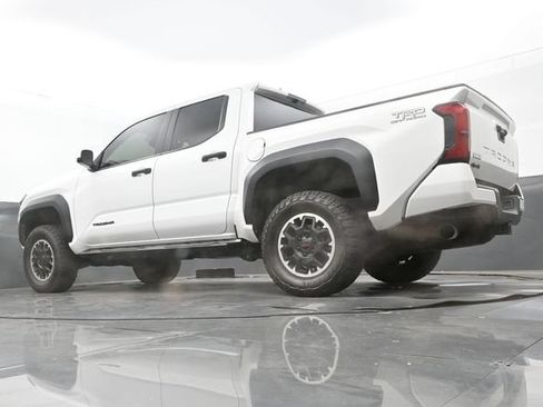 Used 2024 Toyota Tacoma TRD Off-Road AWD/4WD image 10