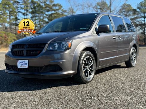 Used 2017 Dodge Grand Caravan SE image 1